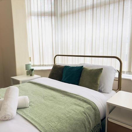 Double Bedroom Near City Center แมนเชสเตอร์ ภายนอก รูปภาพ
